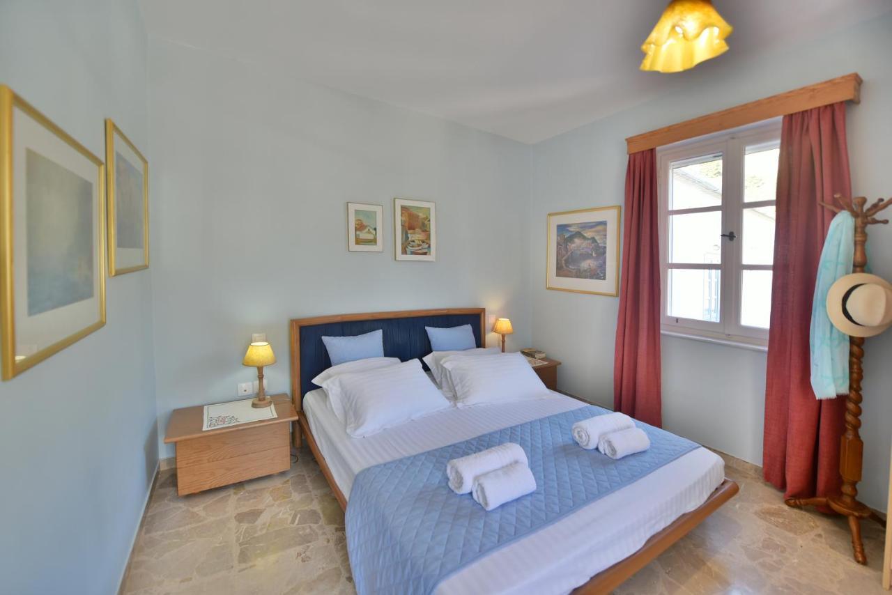Feel At Home - Family House In Hydra エクステリア 写真