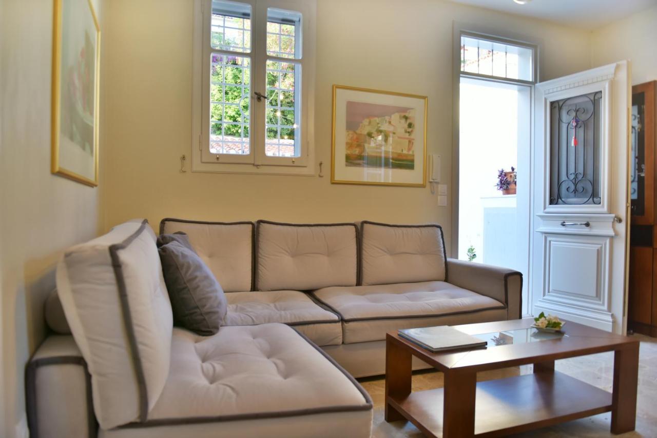 Feel At Home - Family House In Hydra エクステリア 写真