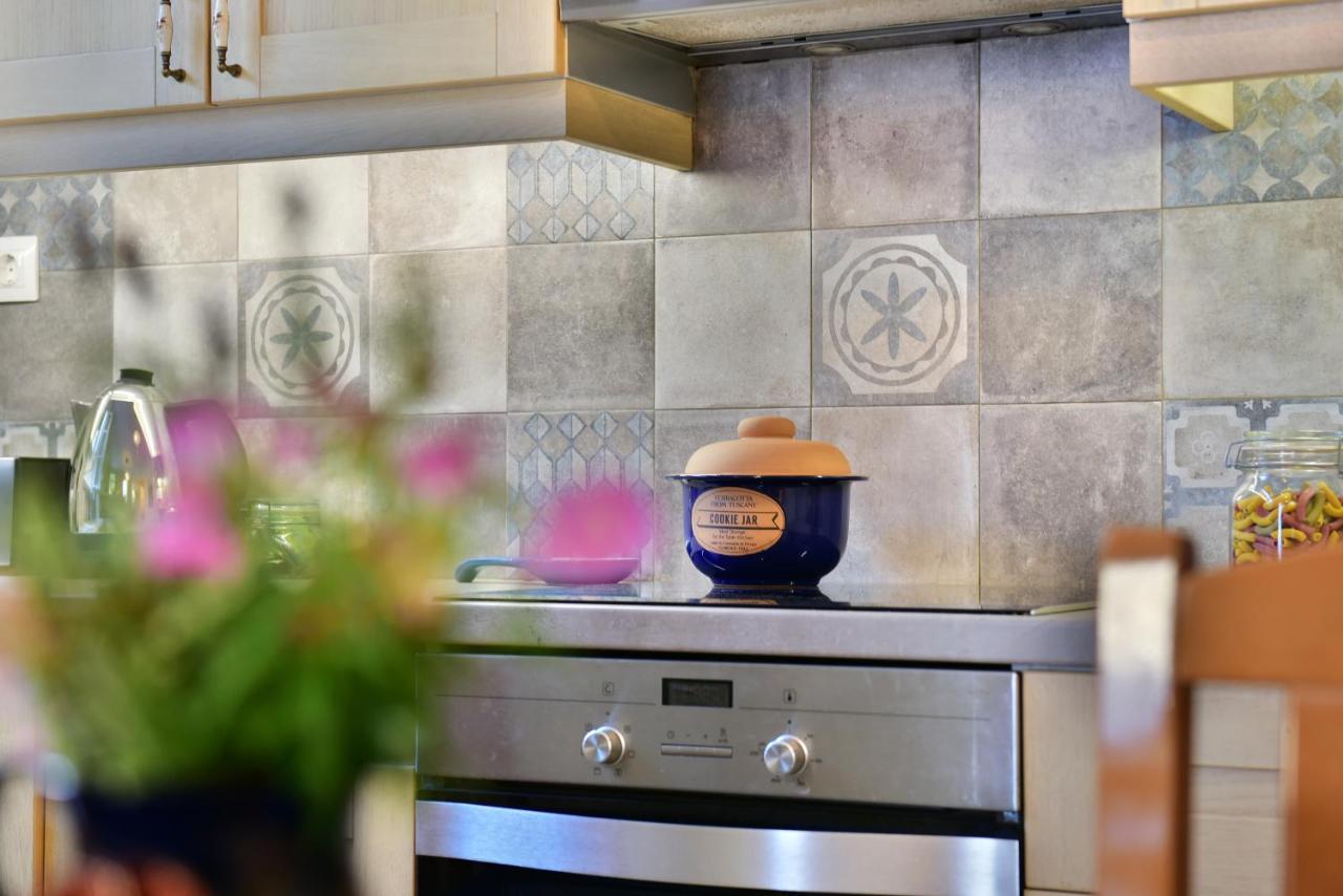 Feel At Home - Family House In Hydra エクステリア 写真