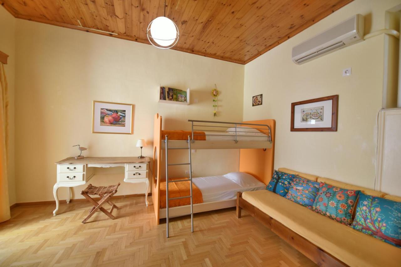 Feel At Home - Family House In Hydra エクステリア 写真