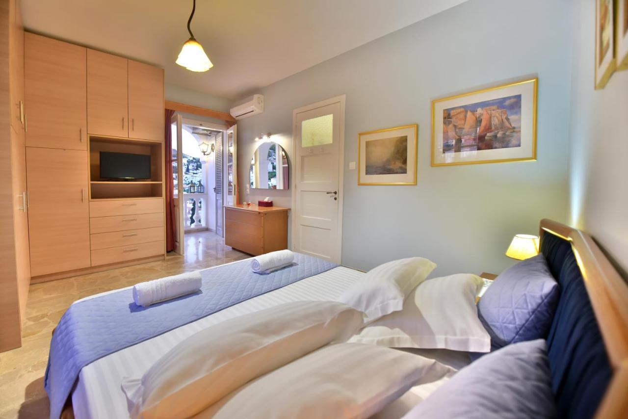 Feel At Home - Family House In Hydra エクステリア 写真